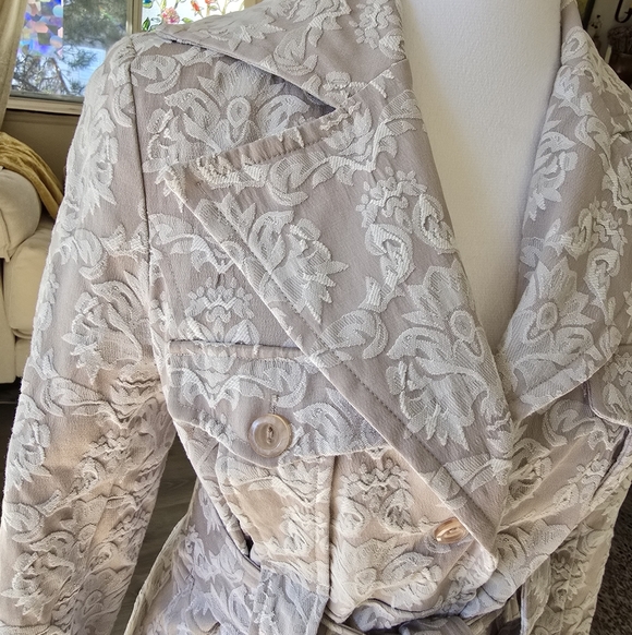 STUNNING Vintage Lace Trench Coat Romantic Goth - Picture 9 of 11